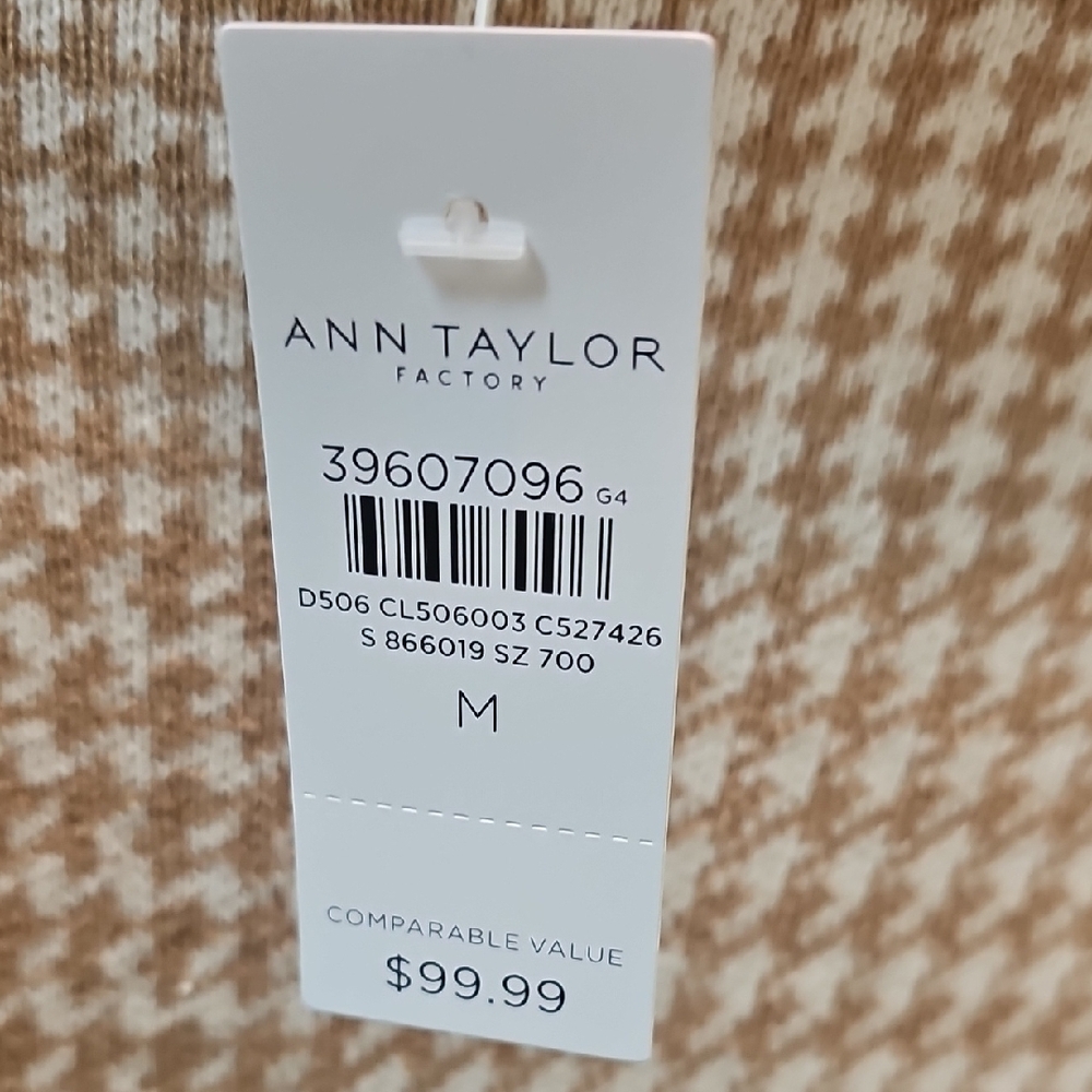 Ann Taylor Beige and White Patterned Sweater - Picture 2 of 2